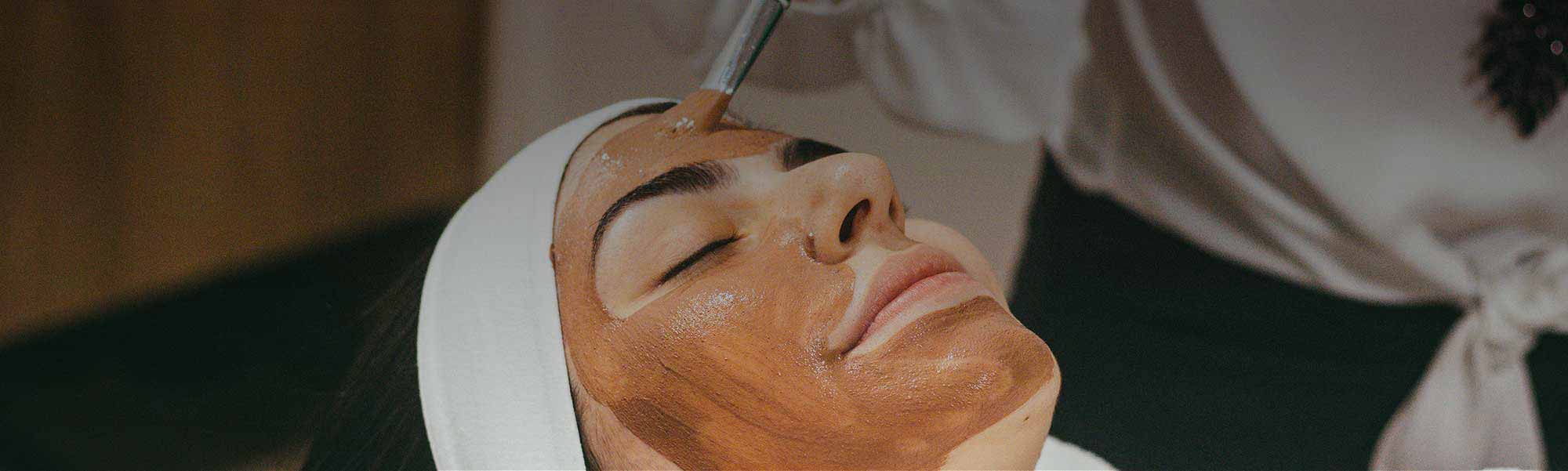 An Experience Beauty Clinic is located in the Melbourne CBD, providing beauty therapist and facial services